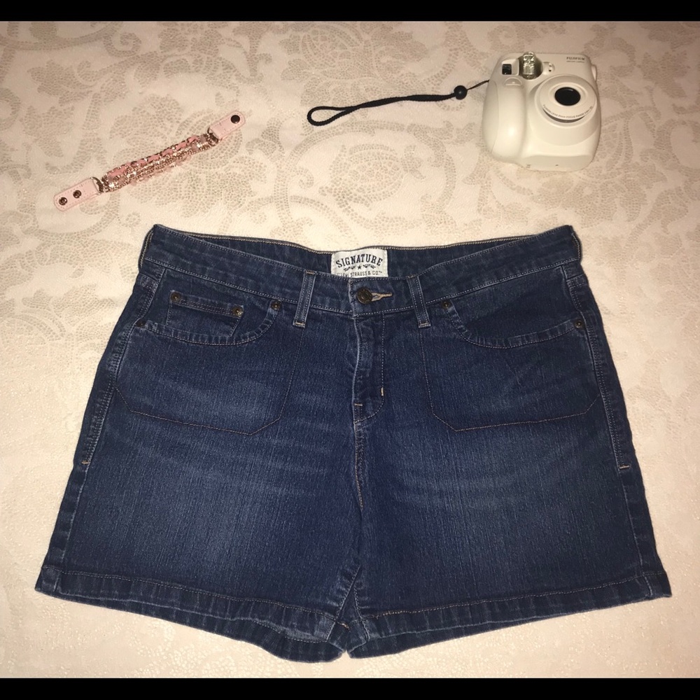 Levi jean shorts size 12